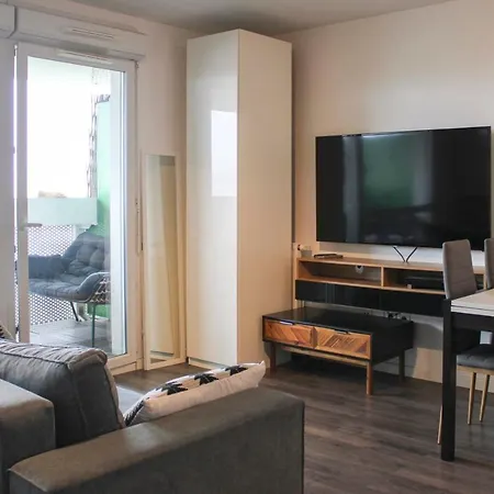 Brand New Studio With An Open View On Paris *